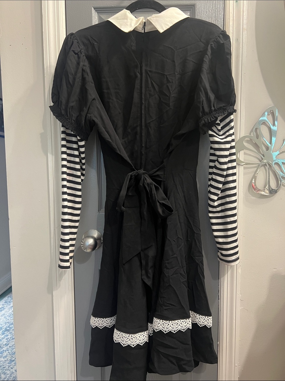 Black and White Contrast Midi Dress with Lace Trim - Picture 8 of 8